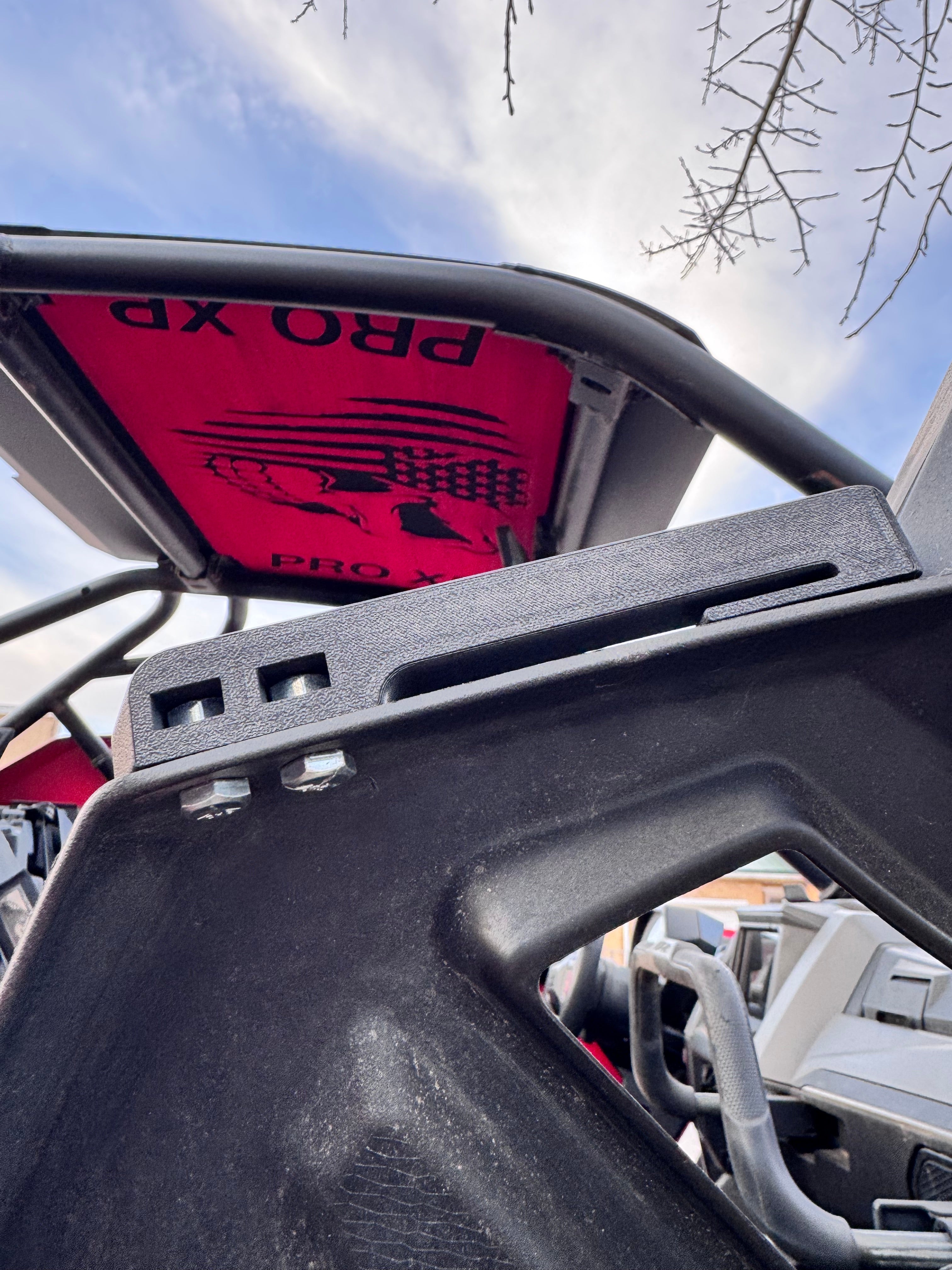 Polaris Pro XP / R seat belt retainers (2019 - 2025)